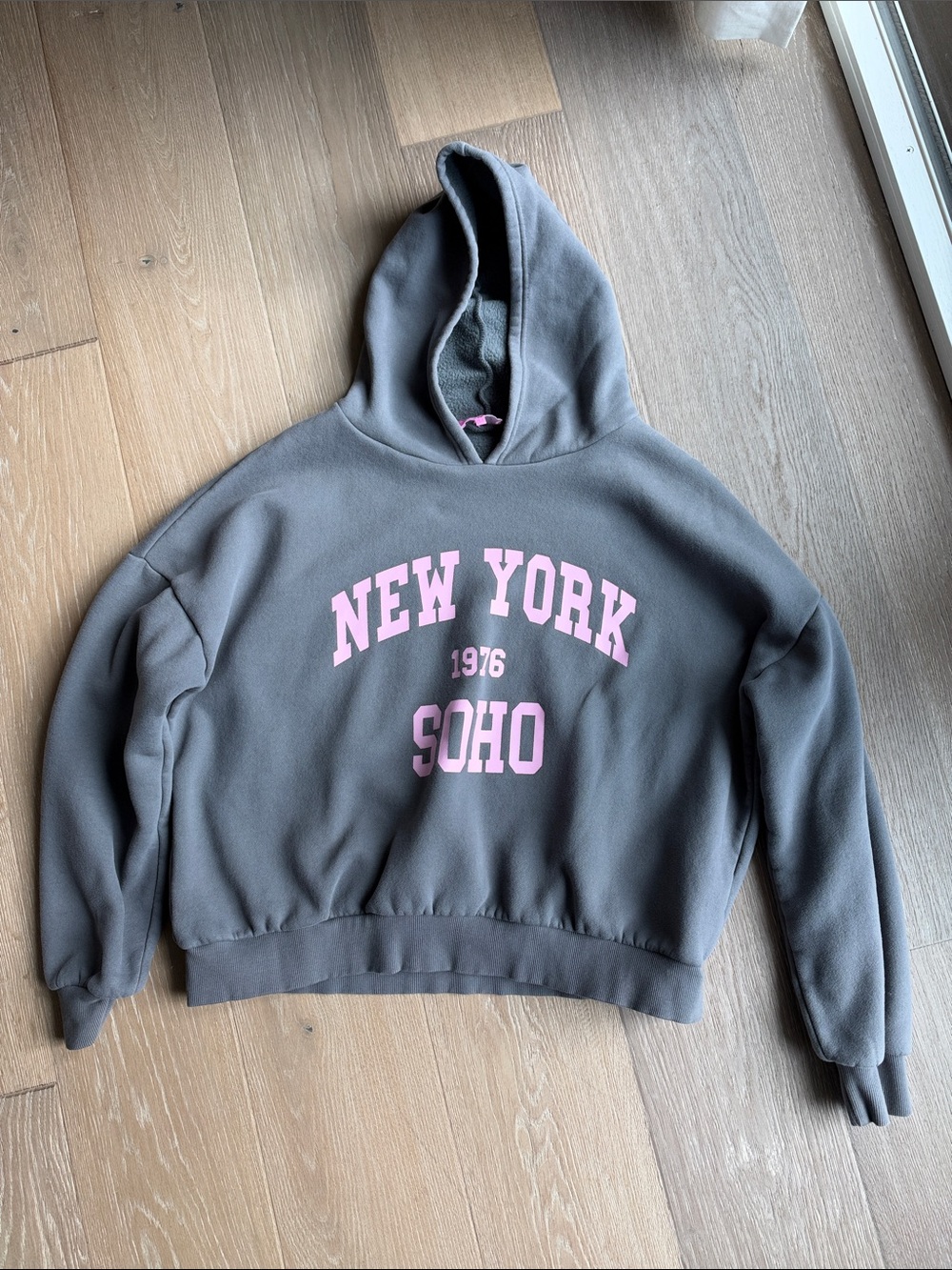 Edikted Soho New York Fleece Hoodie Sweater - Gray with Pink Logo